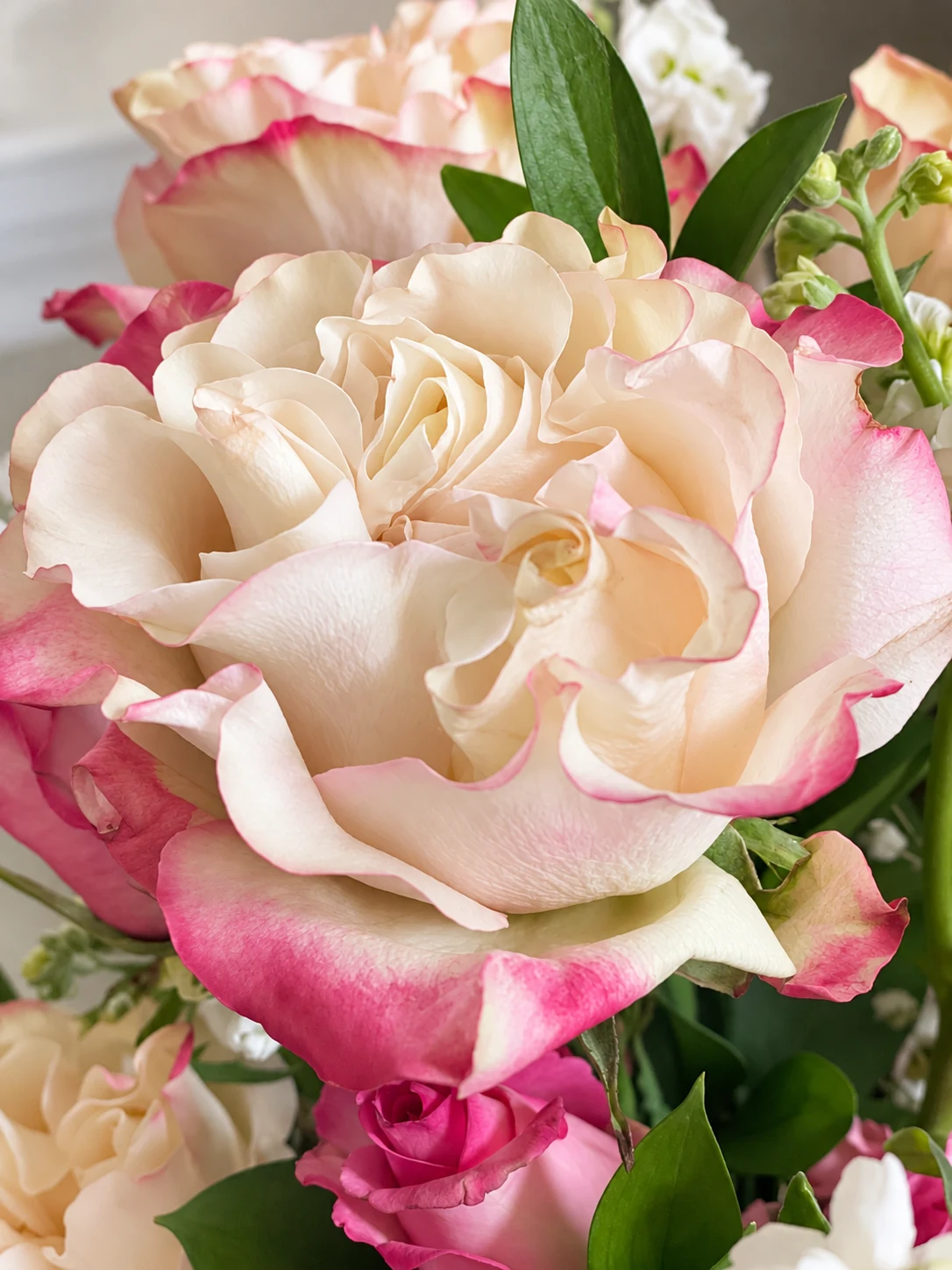 Soft & graceful floral arrangement